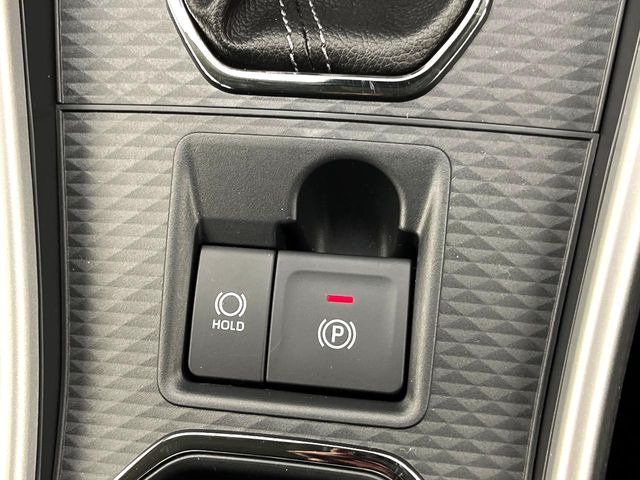 �y�I�[�g�u���[�L�z�[���h�z�M���҂���a�؂Œ�Ԏ��Ƀu���[�L���瑫�𗣂��Ă��A��~��Ԃ�ێ����Ă���܂��B�O�i����Ƃ��̓A�N�Z���𓥂߂Ύ����ŉ��������̂ň��S��X���^�]���y�ɂȂ�܂���