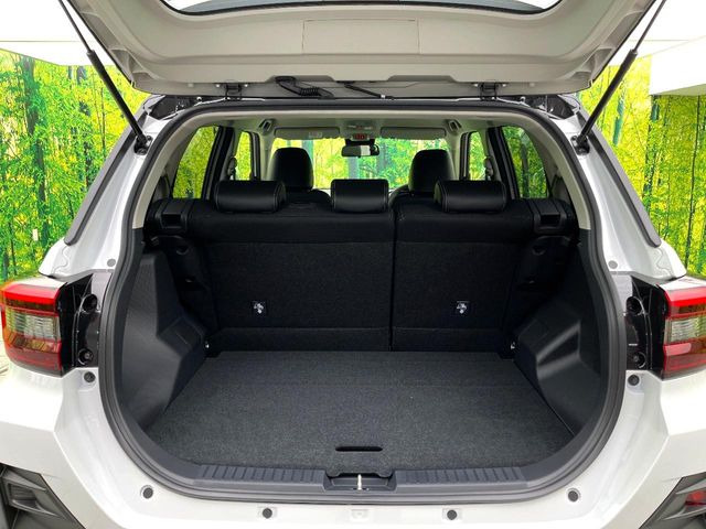 ���i�̂���������ʋ΁A���}���ɏ\���ȉ׎��X�y�[�X���m�ۂ��Ă���܂��B�Z�J���h�V�[�g��|���ƁA�傫�ȉו��̐ύڂ��\�ł���