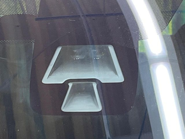 �y�C���e���W�F���g�G�}�[�W�F���V�[�u���[�L�z�t�����g�J�����őO���̎ԗ�����s�҂����m�B�Փ˂������Ȏ��͏Փ˔�Q�y���u���[�L���쓮�A�Փˉ�����T�|�[�g�B�����S�Ƀh���C�u�����y���݂��������܂��B