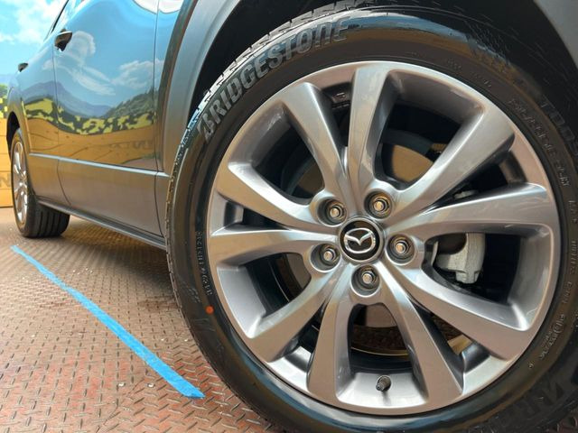 �y����18�C���`�A���~�z�C�[���z�O�ςɃ}�b�`���������A���~�z�C�[���𑕒����Ă���܂��B�e��ЊO�A���~�z�C�[����A�X�^�b�h���X�^�C�����戵�����Ă���܂��B���񂲑��k����������