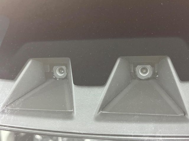 �y�X�}�[�g�A�V�X�g�z���s���ɑO���̎ԗ�����F�����A�Փ˂������Ȏ��͌x��ƃu���[�L�ŏՓˉ���Ɣ�Q�y�����A�V�X�g�B�����S�Ƀh���C�u�����y���݂��������܂��B