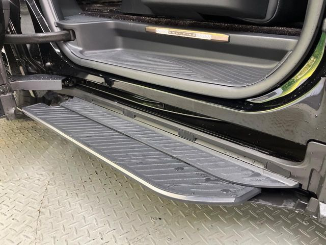 ���[�J�[�I�v�V�����́y���j�o�[�T���X�e�b�v�z�𑕔��B�X���C�h�h�A�ƘA�������X�e�b�v�ɂ��A�����Ȃ��q�l�̏��~�肪���Ղ��Ȃ�܂���