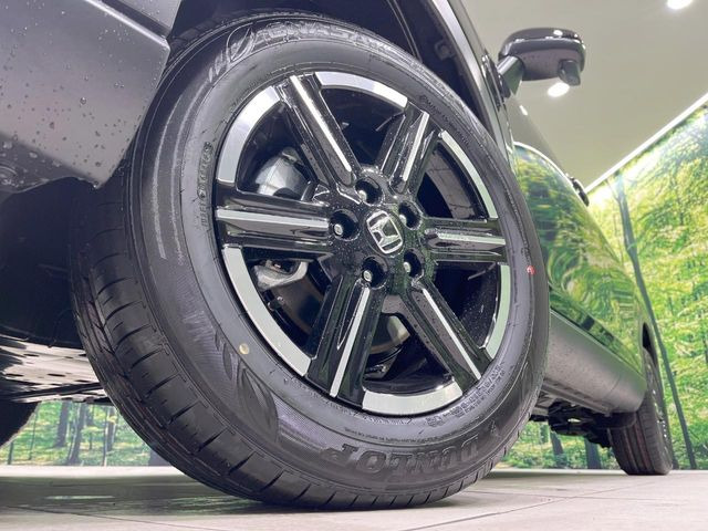 �y����16�C���`�A���~�z�C�[���z�O�ςɃ}�b�`���������A���~�z�C�[���𑕒����Ă���܂��B�e��ЊO�A���~�z�C�[����A�X�^�b�h���X�^�C�����戵�����Ă���܂��B���񂲑��k����������