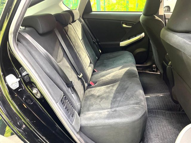 �R���p�N�g�J�[�ł����A�Z�J���h�V�[�g�͏\���ȍL����������K�ɂ���肢�������܂���V�[�g��|���đ傫�ȉו���ς񂾂�ƁA�p�r�̕����L��1��ł��B