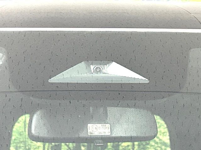 �y�z���_�Z���V���O�z���s���ɑO���̎ԗ�����F�����A�Փ˂������Ȏ��͌x��ƃu���[�L�ŏՓˉ���Ɣ�Q�y�����A�V�X�g�B�����S�Ƀh���C�u�����y���݂��������܂��B