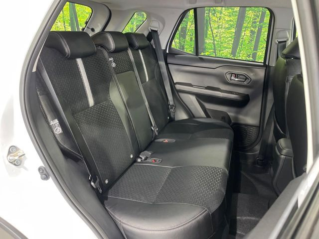 ���i���ȃI���W�i���t���A�}�b�g���I�v�V�����ɂĂ��p�ӂ��Ă���܂��B���D���ȃf�U�C����J���[�����Ԃɍ��킹�đI��ł����������Ƃ��ł��܂���