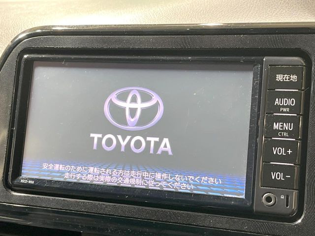 �y�����i�r�z�l�C�̏����i�r�𑕔����Ă���܂��B�i�r�̎g���₷���͂������A�I�[�f�B�I�@�\���[��!�L�����v�◷�s�͂������A�ʋ΂┃�����ȂǕ��i�̃h���C�u���y�����Ȃ�͂���