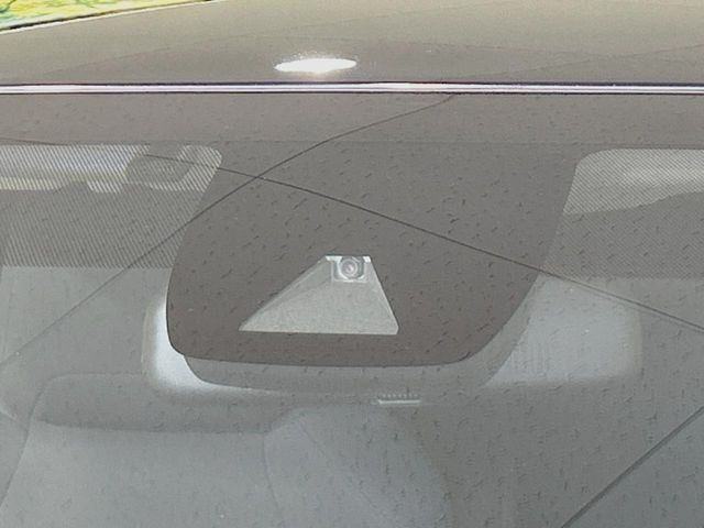 �y�g���^�Z�[�t�e�B�Z���X�z���s���ɑO���̎ԗ�����F�����A�Փ˂������Ȏ��͌x��ƃu���[�L�ŏՓˉ���Ɣ�Q�y�����A�V�X�g�B�����S�Ƀh���C�u�����y���݂��������܂��B