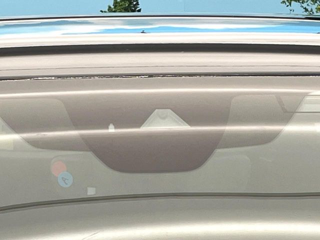 �y�X�}�[�g�u���[�L�T�|�[�g�z���s���ɑO���̎ԗ�����F�����A�Փ˂������Ȏ��͌x��ƃu���[�L�ŏՓˉ���Ɣ�Q�y�����A�V�X�g�B�����S�Ƀh���C�u�����y���݂��������܂��B