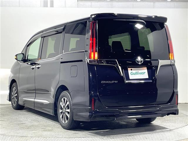 エスクァイア2.0 Gi プレミアムパッケージ ブラックテイラード