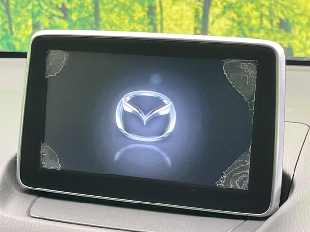 �y�}�c�_�R�l�N�g�i�r�z�ԓ��̕��͋C�Ƀ}�b�`������̌^�^�C�v�̃i�r�B�e����q�ݒ��Bluetooth�Đ����A�l�X�ȋ@�\���y���߂܂��B�����I�ȃ_�C�������삪�\�ŁA�g��������ǍD�ł��B