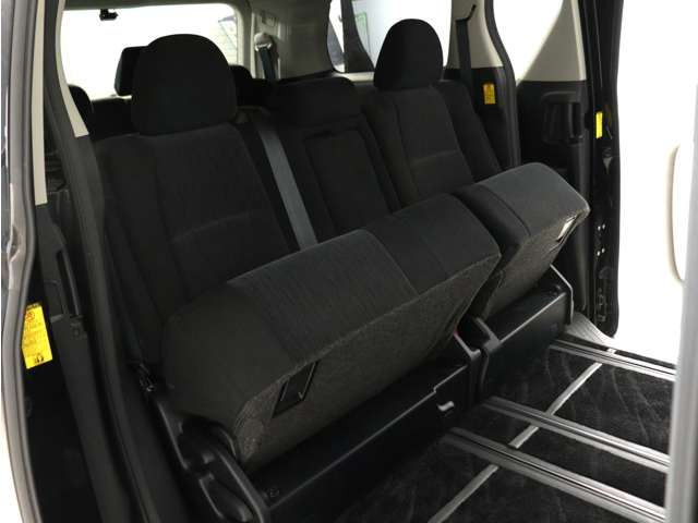 8�l���̂݁A2 ��ڃV�[�g���`�b�v�A�b�v���邱�Ƃ��ł��܂�!