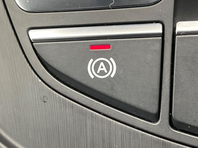 ���I�[�g�z�[���h:�����Ԃɑ�����������Ă���A�d���p�[�L���O�u���[�L�ł��B�M���҂��̍ۂł��u���[�L�𓥂ݑ����Ă����K�v���Ȃ��Ȃ�܂�!