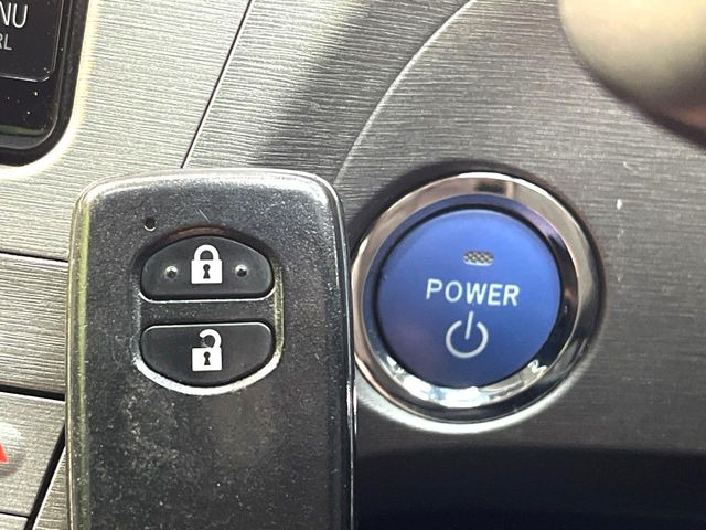 �y�X�}�[�g�L�[�z�J�o����|�P�b�g�ɓ��ꂽ�܂܂ł��h�A�̎{���E�������\�ȃX�}�[�g�L�[�𑕔��B�G���W���̃I���E�I�t�����J�M�����o���K�v����������Ƃ��Ă��֗��ł���