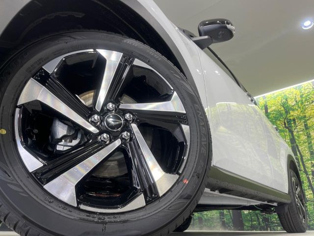 �y����15�C���`�A���~�z�C�[���z�O�ςɃ}�b�`���������A���~�z�C�[���𑕒����Ă���܂��B�e��ЊO�A���~�z�C�[����A�X�^�b�h���X�^�C�����戵�����Ă���܂��B���񂲑��k����������