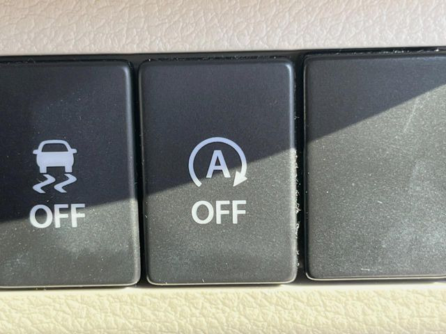 �y�A�C�h�����O�X�g�b�v�z�ԐM����a�؂Œ�Ԃ����ۂɃG���W�����~���A���ʂȔR���̏����}���܂��B�R��������ی�ɂȂ���@�\��G���W���̓u���[�L�𗣂��΍Ďn�����܂��B