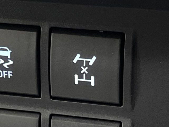 �y�Z���^�[�f�t���b�N�z���H��ᓹ�ȂǂŎԂ��X�^�b�N�����ꍇ�ł��A�^�C���̋�]��}�����E�o���₷������f�t���b�N�𑕔��B�ϐ�n��I�t���[�h�ł̎g�p���������ɂ��X�X���̈��ł���