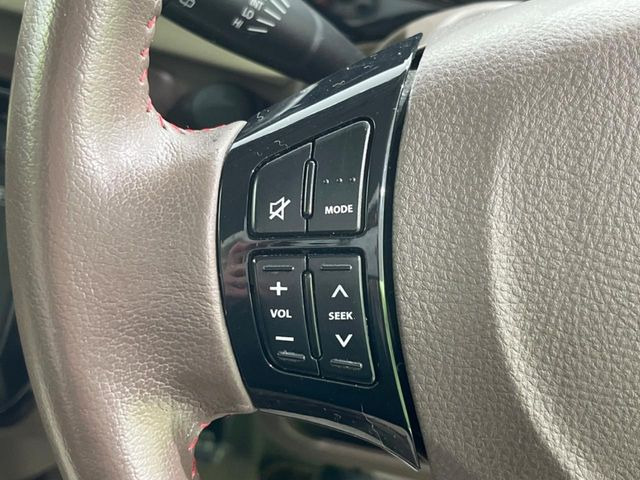 �y�X�e�A�����O�X�C�b�`�z�^�]���A�O������ڐ������炷���ƂȂ��A�I�[�f�B�I���̑��삪�\�ȕ֗��@�\!���S&���K�ȃh���C�u�����o���Ă���܂���