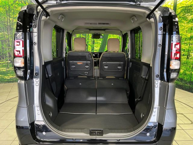 ���i�̂���������ʋ΁A���}���ɏ\���ȉ׎��X�y�[�X���m�ۂ��Ă���܂��B�Z�J���h�V�[�g��|���ƁA�傫�ȉו��̐ύڂ��\�ł���