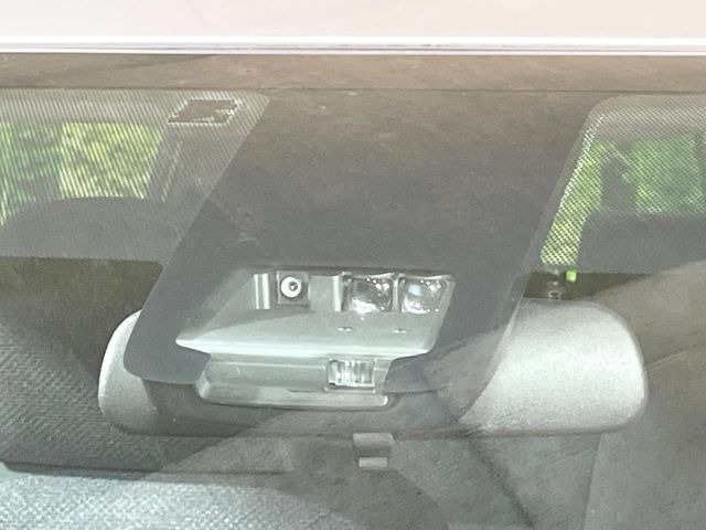 �y�g���^�Z�[�t�e�B�Z���X�z���s���ɑO���̎ԗ�����F�����A�Փ˂������Ȏ��͌x��ƃu���[�L�ŏՓˉ���Ɣ�Q�y�����A�V�X�g�B�����S�Ƀh���C�u�����y���݂��������܂��B