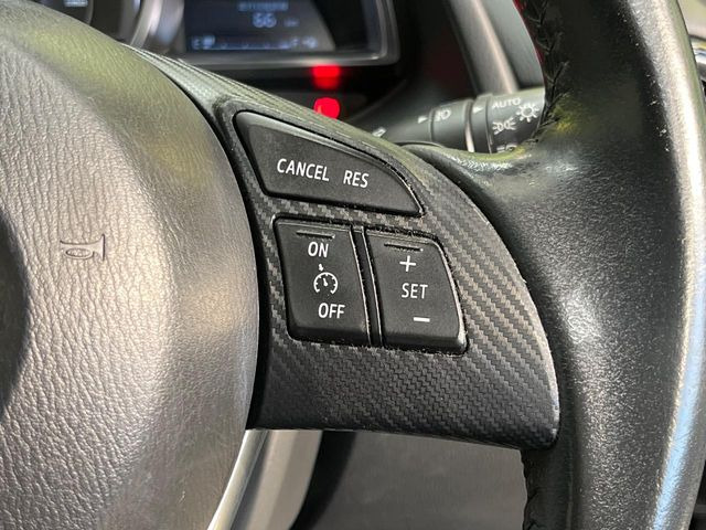 �y�N���[�Y�R���g���[���z�������H�����N���N���s�B�A�N�Z���𗣂��Ă���葬�x�ő��s���ł��A�������^�]���̕��S���y��!�����E�������ȒP�ȃX�C�b�`����Œ����ł��܂��B