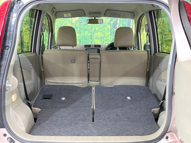 ���i�̂���������ʋ΁A���}���ɏ\���ȉ׎��X�y�[�X���m�ۂ��Ă���܂��B�Z�J���h�V�[�g��|���ƁA�傫�ȉו��̐ύڂ��\�ł���