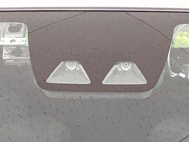 �y�X�}�[�g�A�V�X�g�z���s���ɑO���̎ԗ�����F�����A�Փ˂������Ȏ��͌x��ƃu���[�L�ŏՓˉ���Ɣ�Q�y�����A�V�X�g�B�����S�Ƀh���C�u�����y���݂��������܂��B