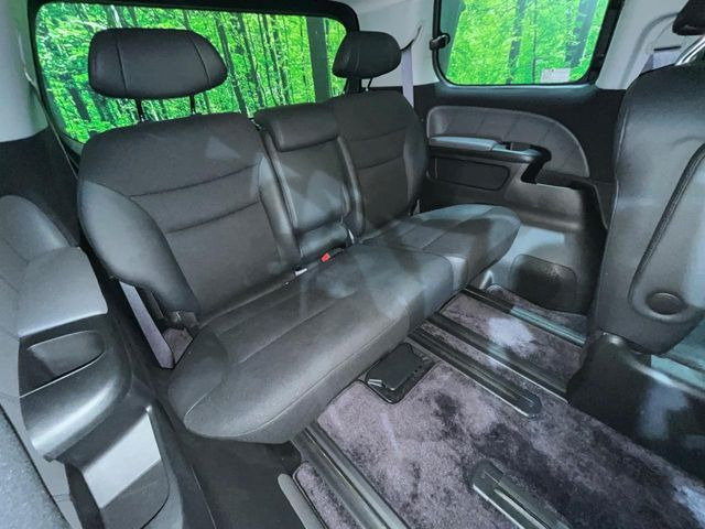 3列目シートはもちろん状態良好☆大人でもゆったりと座って頂けますので、大人数でのお出かけもラクラクです♪ご家族で、気の知れた仲間で、ドライブに行くのが楽しみですね♪