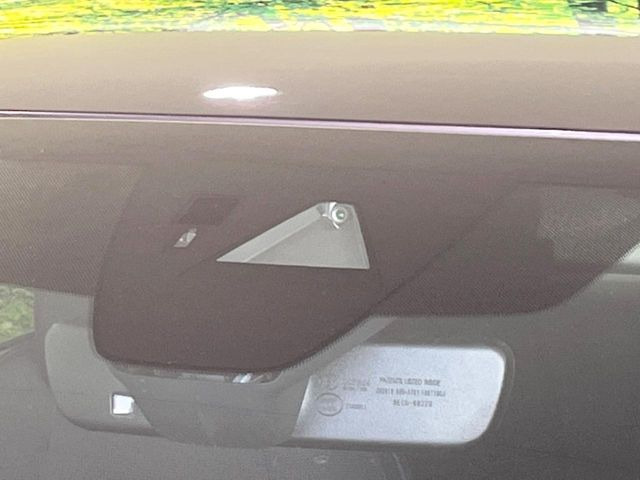 �yi-ACTIVESENSE�z���s���ɑO���̎ԗ�����F�����A�Փ˂������Ȏ��͌x��ƃu���[�L�ŏՓˉ���Ɣ�Q�y�����A�V�X�g�B�����S�Ƀh���C�u�����y���݂��������܂��B