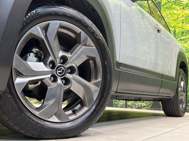 �y����18�C���`�A���~�z�C�[���z�O�ςɃ}�b�`���������A���~�z�C�[���𑕒����Ă���܂��B�e��ЊO�A���~�z�C�[����A�X�^�b�h���X�^�C�����戵�����Ă���܂��B���񂲑��k����������