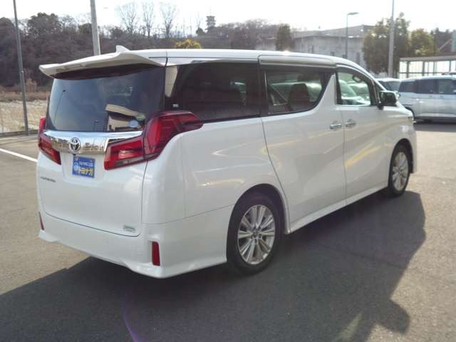 購入後も安心!お車のトラブルには誠意を持って対応いたします。県外の方もお近くのディーラーにて保証修理なども受けられます。ちょっとした気になる事にも親身にお答えいたします。