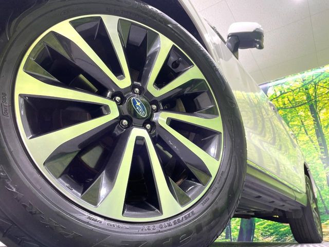 �y����18���`�A���~�z�C�[���z�O�ςɃ}�b�`���������A���~�z�C�[���𑕒����Ă���܂��B�e��ЊO�A���~�z�C�[����A�X�^�b�h���X�^�C�����戵�����Ă���܂��B���񂲑��k����������