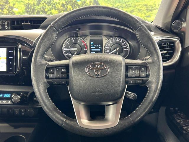 �y�����v�����X�e�A�����O�z�㎿�Ȋv���g�p���邱�ƂŁA��ɂ����������݂ƂĂ��^�]���₷���n���h���ł���