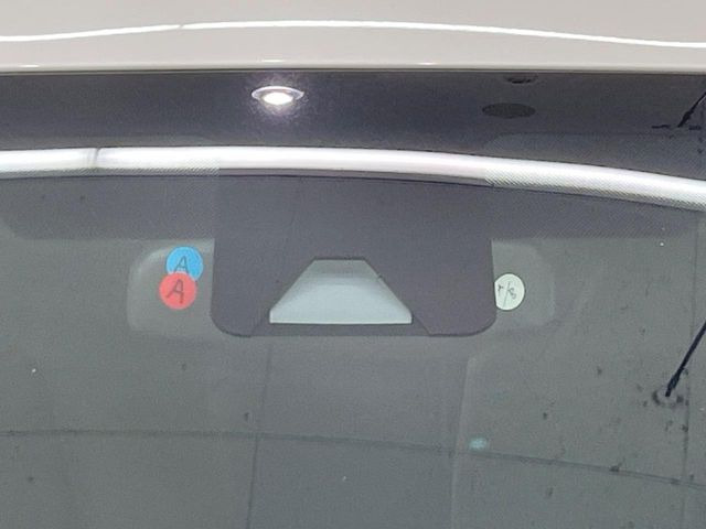 �y�Փˌy�����u�z���s���ɑO���̎ԗ�����F�����A�Փ˂������Ȏ��͌x��ƃu���[�L�ŏՓˉ���Ɣ�Q�y�����A�V�X�g�B�����S�Ƀh���C�u�����y���݂��������܂��B