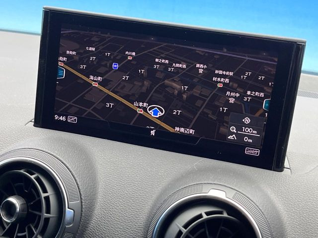 �������i�r:��̊��̂���i�r�́A����������ԓ������o���Ă���܂��B�I�[�f�B�I�@�\���[�����Ă���܂��̂ŁA�^�]�����y���߂܂���