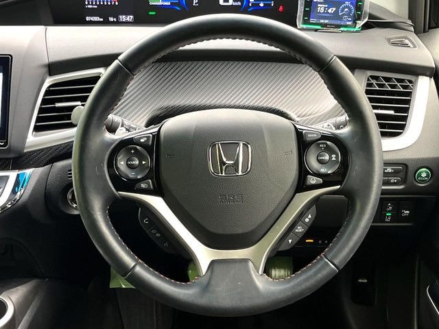 �y�����v�����X�e�A�����O�z�㎿�Ȋv���g�p���邱�ƂŁA��ɂ����������݂ƂĂ��^�]���₷���n���h���ł���