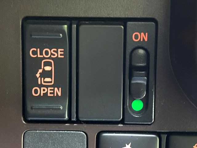 �y�p���[�X���C�h�h�A�z�X�}�[�g�L�[��^�]�Ȃ̃X�C�b�`�ŃX���C�h�h�A�̊J���\���d��������͂����ăh�A���J����K�v�������A���������q�l�ł��A�d���ו��������Ă��鎞�����N�ɊJ���߂ł��܂���