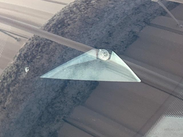 �y�X�}�[�g�u���[�L�T�|�[�g�z���s���ɑO���̎ԗ�����F�����A�Փ˂������Ȏ��͌x��ƃu���[�L�ŏՓˉ���Ɣ�Q�y�����A�V�X�g�B�����S�Ƀh���C�u�����y���݂��������܂��B