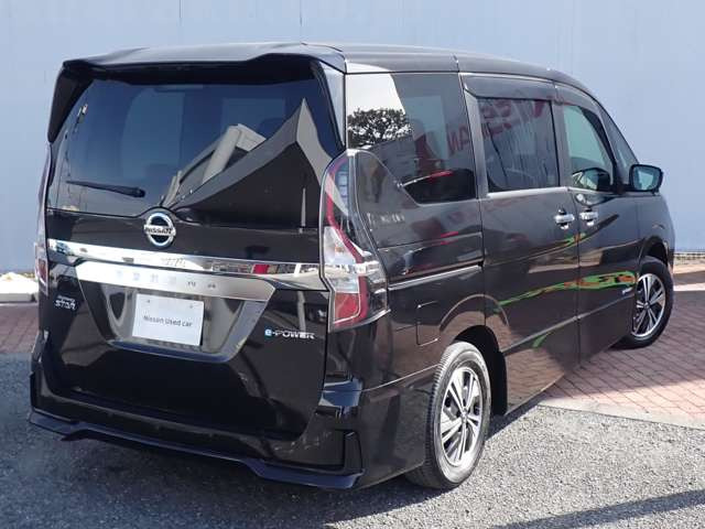 セレナ1.2 e-POWER ハイウェイスターV