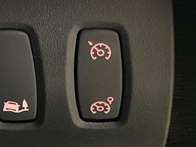 ���I�[�g�N���[�Y�R���g���[��:�������H�⎩���Ԑ�p���H���ɂāA�葬���q���\�ƂȂ�֗��ȋ@�\�ł��B�������ړ��̍ۂł����ɂ����֗��ɂ��g�����������܂���