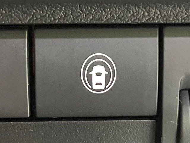 �y�G�}�[�W�F���V�[�u���[�L�z���s���ɑO���̎ԗ�����F�����A�Փ˂������Ȏ��͌x��ƃu���[�L�ŏՓˉ���Ɣ�Q�y�����A�V�X�g�B�����S�Ƀh���C�u�����y���݂��������܂��B