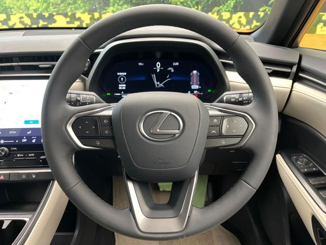 �y�����v�����X�e�A�����O�z�㎿�Ȋv���g�p���邱�ƂŁA��ɂ����������݂ƂĂ��^�]���₷���n���h���ł���