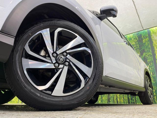 �y����17�C���`�A���~�z�C�[���z�O�ςɃ}�b�`���������A���~�z�C�[���𑕒����Ă���܂��B�e��ЊO�A���~�z�C�[����A�X�^�b�h���X�^�C�����戵�����Ă���܂��B���񂲑��k����������