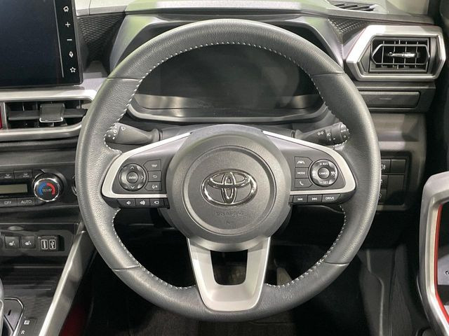 �y�����v�����X�e�A�����O�z�㎿�Ȋv���g�p���邱�ƂŁA��ɂ����������݂ƂĂ��^�]���₷���n���h���ł���