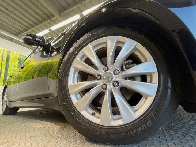 �y����18�C���`�A���~�z�C�[���z�O�ςɃ}�b�`���������A���~�z�C�[���𑕒����Ă���܂��B�e��ЊO�A���~�z�C�[����A�X�^�b�h���X�^�C�����戵�����Ă���܂��B���񂲑��k����������