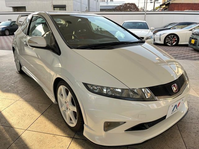 �������x�̃K���X�疌�ŝ����͂������A�㎿�ȃc���E����������B���O����_���J�����؂Ȉ��Ԃ�ی삵�A�F�����E�򉻂�h�~�B�u�e�X�v���b�V���R�[�g�v�A�u�e�v���~�b�T�R�[�g�v���炨�I�т��������܂��B