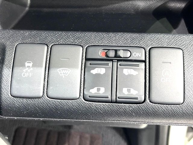 �y�����p���[�X���C�h�h�A�z�X�}�[�g�L�[��^�]�Ȃ̃X�C�b�`�Ō�ȗ����X���C�h�h�A�̊J���\���d��������͂����ăh�A���J����K�v�������A�����Ȃ��q�l�ł��ȒP�ɊJ���߂ł����K�ł���