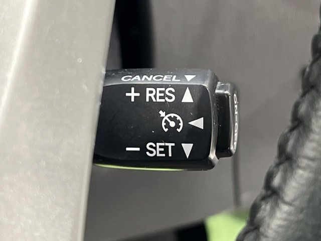 �y�N���[�Y�R���g���[���z�������H�����N���N���s�B�A�N�Z���𗣂��Ă���葬�x�ő��s���ł��A�������^�]���̕��S���y��!�����E�������ȒP�ȃX�C�b�`����Œ����ł��܂��B