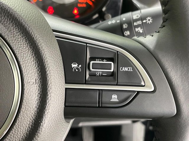 �y�N���[�Y�R���g���[���z�������H�����N���N���s�B�A�N�Z���𗣂��Ă���葬�x�ő��s���ł��A�������^�]���̕��S���y��!�����E�������ȒP�ȃX�C�b�`����Œ����ł��܂��B