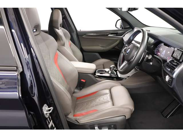 ������͌�����f���ŁA�O���^�Ɣ�ׂ�ƃt�����g�}�X�N���啝�ɕύX����A���X�^�C���b�V���ő��݊�����d�オ��ƂȂ�܂����B